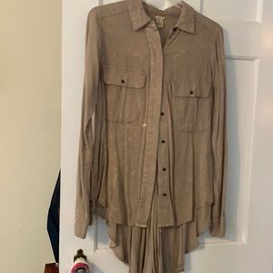 Shirt by Gimmicks Distressed two front pockets